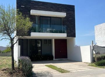 af7f65565b1d35fb3156cc7b07001666f8920bd19fcd5e211bedfb85346219c0 · Casa en Venta en Paraje Las Grullas, Tlajomulco de Zuñiga, Jalisco