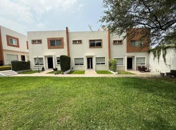 1 · Casa en Venta con Amplias Áreas y Modernas Instalaciones en El Centro de San Pedro Garza García