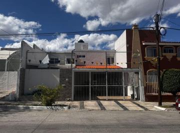 Casa de 6 habitaciones, Zapopan · Residencia a Media Cuadra de Av Novelistas
