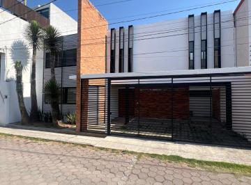 Casa · 216m² · 3 Recámaras · 2 Estacionamientos · Casa Sola en Venta en San Jerónimo Chicahualco, Metepec, México