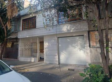 Casa · 320m² · 4 Recámaras · 2 Estacionamientos · Hermosa Casa Recien Remodelada en Narvarte