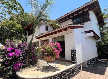 Casa de 4 habitaciones, Jiutepec · Casa Estilo Mexicano con Gran Jardín y Alberca