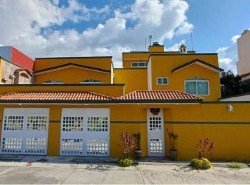 Casa de 5 habitaciones, Zitácuaro · Casa con 5 Recámaras en Venta, 256 m² Superficie de Terreno, Lomas, Zitacuaro, Mich.