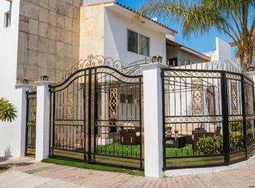 Casa en condominio de 3 habitaciones, San Juan del Río · Excelente Casa Familiar en Bosques de Sj Blanca | Amplios Espacios y Roof Garden