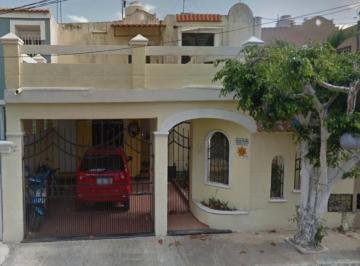Casa de 3 habitaciones, Mérida · Casa con 110 m² Superficie de Terreno y 3 Recámaras en Venta en Mérida