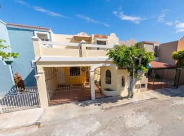 Casa de 3 habitaciones, Mérida · Casa con 110 m² Superficie de Terreno y 3 Recámaras en Venta en Mérida