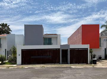 Casa en condominio de 3 habitaciones, Tlajomulco de Zúñiga · Oportunidad en Banús Residencial | Amplio Jardín y Paneles Solares