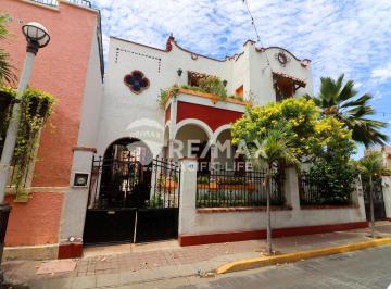 Casa · 575m² · 6 Recámaras · 2 Estacionamientos · Casa en Venta en Centro Historico de Mazatlan - (4)