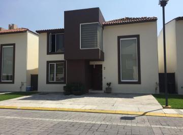 Casa en condominio · 350m² · 3 Recámaras · 3 Estacionamientos · Casa Amueblada en Metepec