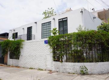 Casa de 3 habitaciones, Zapopan · Casa en Venta en Chapalita con Recámara en Planta Baja Zapopan