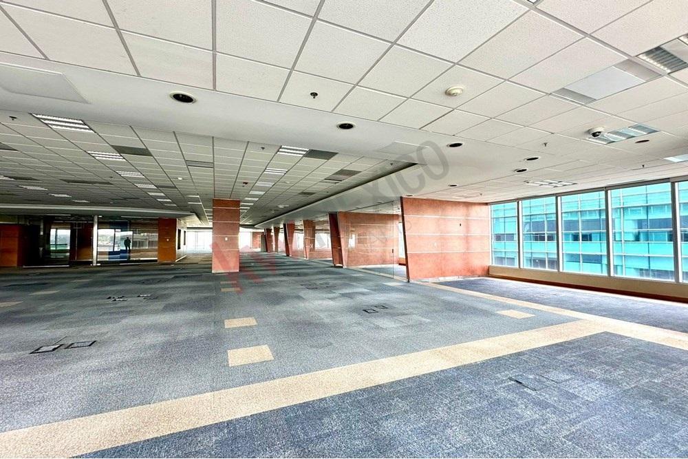 Magnificent Spaces for Your Business Ranging from 200 m&sup2; to 1600 m&sup2; - Av Santa Fe