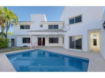 N/A · Casa Residencial Frente Área Verde, en La Exclusiva Zona de El Fresno en Torreón