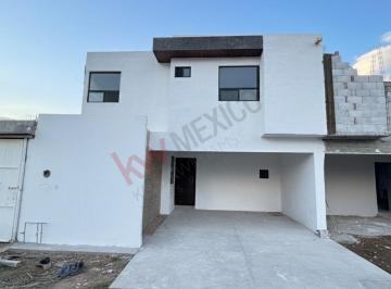N/A · Casa en Venta en Torreón con 3 Recamaras y Doble Altura en Área Social