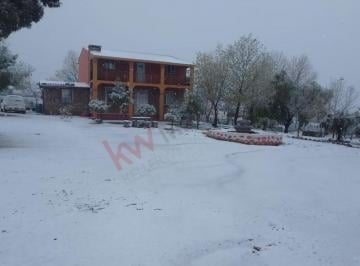 N/A · Casa de Campo en Tecate, Donde Podrás Disfrutar de Cálidos Veranos y Nevados Inviernos