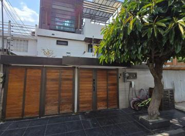 Casa de 3 habitaciones, Venustiano Carranza · En Venta Casa Inteligente de Lujo con Roof Garden y Jacuzzi en Jardín Balbuena