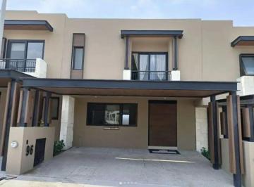 Casa en condominio de 3 habitaciones, Querétaro · Casa en Renta en Villa Magna