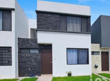 Casa · 95m² · 3 Recámaras · 1 Estacionamiento · Casa en Renta en Querencia Residencial Veracruz V408