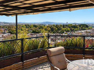 Casa · 210m² · 4 Recámaras · Casa en Venta, Centro Historico, Queretaro. Terrazas con Vistas Espectaculares!