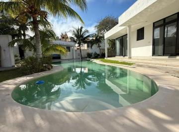 1 · Casa en Renta en Chicxulub Puerto