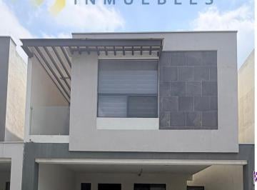 Casa · 214m² · 3 Recámaras · 3 Estacionamientos · L092rc Casa en Renta en Col. Arbado Monarca Duquesa, Apodaca, Nl