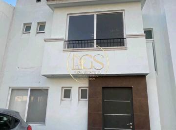 Casa · 136m² · 3 Recámaras · 2 Estacionamientos · Casa en Venta Puerta de Piedra Celaya