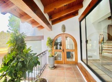 Casa · 440m² · 3 Recámaras · 4 Estacionamientos · Venta Residencia en Club de Golf Los Encinos