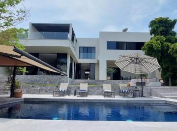 Casa · 442m² · 5 Recámaras · 2 Estacionamientos · Casa en Club de Golf Santa Fe