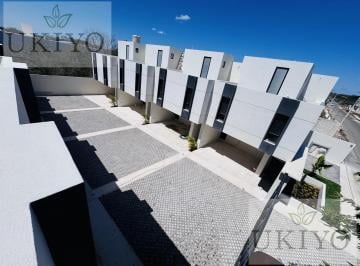 Casa · 166m² · 3 Recámaras · 2 Estacionamientos · Casa en Venta 3 Recamaras 3 Niveles San Juan Bautista, Mérida, Yucatán