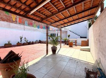 Casa · 475m² · 15 Recámaras · 4 Estacionamientos · Casa con Departamentos Independientes con Excelente Ubicacion Estrategica