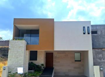 Casa · 377m² · 4 Recámaras · Casa en Venta en Morelia, Lomas del Bosque, Tres Marias