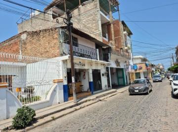 Local comercial · 300m² · 5 Recámaras · Propiedad en Zona Comercial del Pitillal
