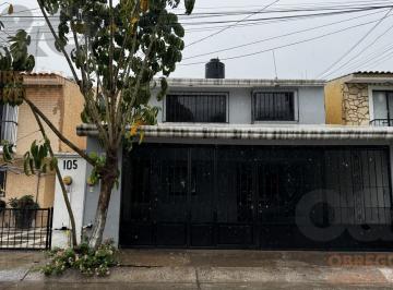 Casa · 216m² · 3 Recámaras · 2 Estacionamientos · Casa en Renta en Villamagna, León Gto