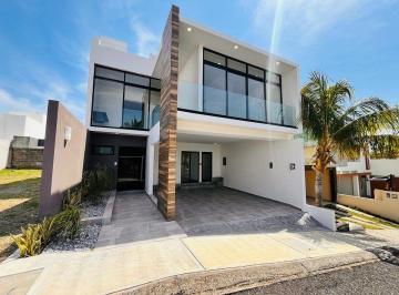 12ab74ee568f9a212417a098faec929c6ffa2b51f99b4d4715b35cb566e558c2 · Casa en Venta en Veracruz Fracc. Lomas de La Rioja con Alberca y Roof Top