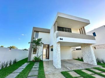 Casa de 4 habitaciones, Mérida · Casa en Venta Mérida | 4 Recámaras | Privada en Temozón Norte | 284 m²