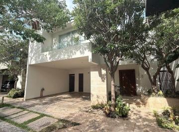 79224d0b04158c83b8024fcd4da2e01cc929d0d9f9e16718d0ee0b8001d36a16 · Casa en Renta Dentro de Privada
