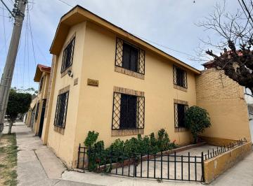 Casa de 4 habitaciones, León · Casa en Venta en Leon Moderno