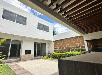 Casa de 3 habitaciones, San Luis Potosí · Casa en Venta / Renta en Garita de Jalisco, Cerca de Sierra Leona a 3 Min de Plaza The Park