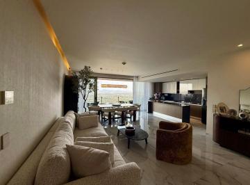 Departamento · 220m² · 3 Recámaras · 3 Estacionamientos · Departamento en Venta Hyatt Equipado