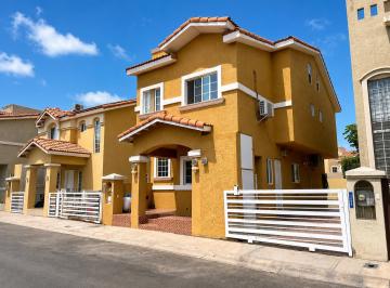 Casa de 4 habitaciones, Tijuana · Casa en Venta en Otay Lago, Tijuana