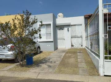 Casa · 47m² · 2 Recámaras · 2 Estacionamientos · Casa en Santo Domingo No. 4385 Valverde - 529 Fracc. Palermo