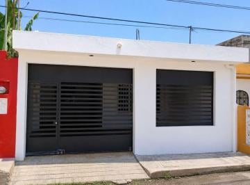 Casa de 2 habitaciones, Campeche · En Venta Casa de un Aplanta en Excelente Zona Centrica, Ubicada en Santa Ana
