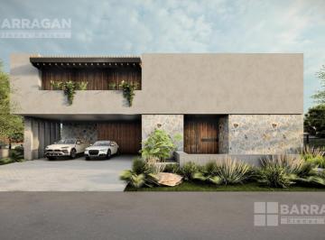 Casa · 610m² · 4 Recámaras · 3 Estacionamientos · Casa en Venta Lista Para Estrenar en El Campanario