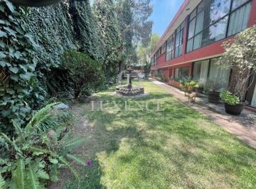 Casa · 700m² · 4 Recámaras · 6 Estacionamientos · Casa en Venta en Jardines del Pedregal