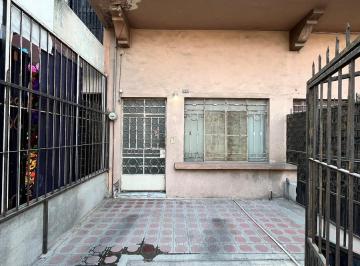 Casa · 180m² · 4 Recámaras · 1 Estacionamiento · Casa Versátil de 180 m² a Pasos del Mercado Juárez – Ubicación Estratégica