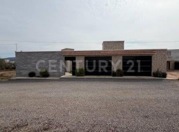 Casa · 250m² · 4 Recámaras · 3 Estacionamientos · Casa en Venta en Tequisquiapan, Querétaro