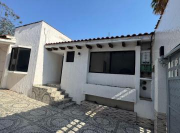 Casa en condominio de 4 habitaciones, Querétaro · Casa con Alberca Cerca de Todo