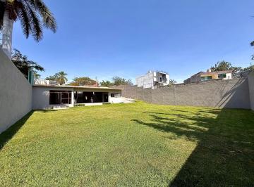 Casa de 3 habitaciones, Jiutepec · Casa de un Nivel con Amplio Jardín Sobre Av Paseo de Las Fuentes, a 5 Min del Centro de Jiutepec