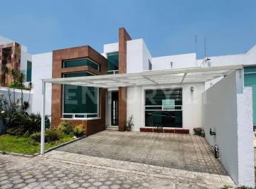Casa · 144m² · 3 Recámaras · 2 Estacionamientos · Casa en Renta Santiago Momoxpan - Recámara en Planta Baja.