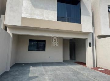 Casa · 100m² · 3 Recámaras · 2 Estacionamientos · 1113 - Casa en Renta. Fracc Cerradas Solé, Nueva Frente a Parque.