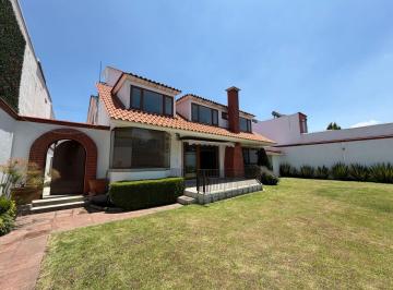 Casa en condominio de 4 habitaciones, Metepec · Hermosa Casa en Venta en La Virgen Metepec | Remodelada, Estilo Mexicano | 4 Recs | Amplio Jardín
